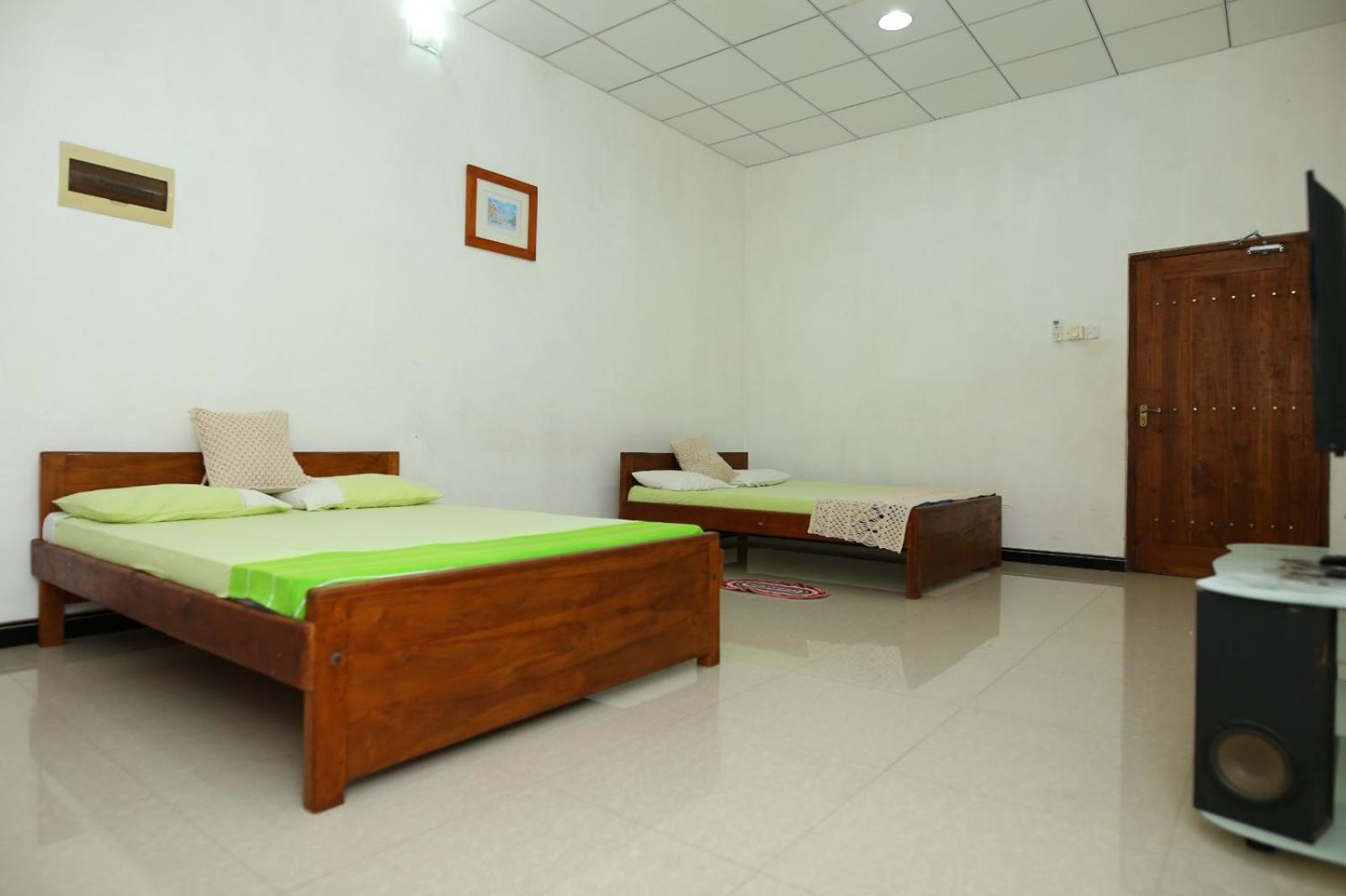 Sujee'S Guest House With Two Bed Rooms Anuradhapura Exterior photo